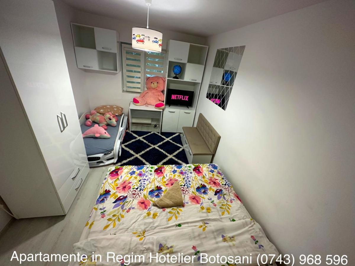Apartament cu 3 camere De Lux vizavi de Carrefour Botoşani Exterior foto